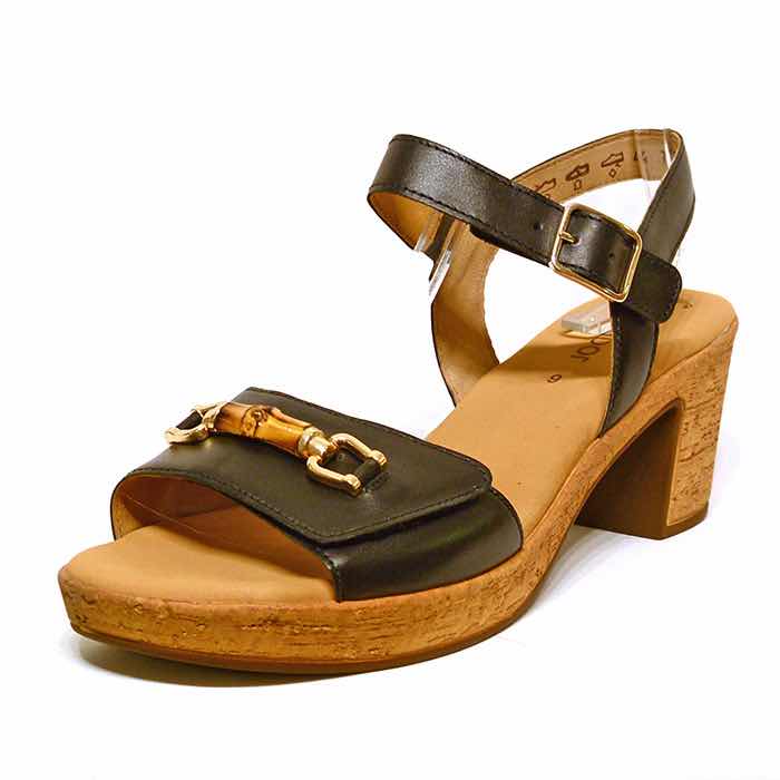 sandales femme grande taille du 40 au 48, cuir lisse noir, talon de 7 à 8 cm, mode sandales talons hauts confort detente, chaussures pour l'été